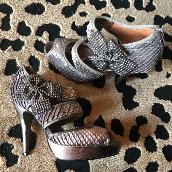 Poetic License Shoes - Bow heels— perfect for night out or the holidays